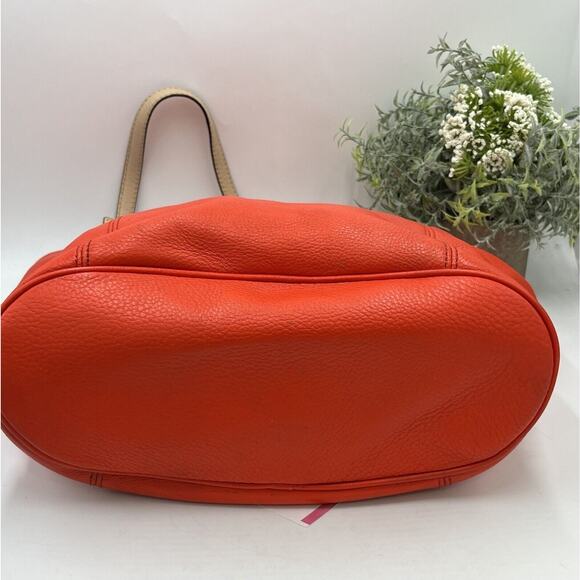 Michael Kors Authenticated 38F2CTTT/L Jet Set Bright Red Pebbled Leather Lg Tote - Picture 3 of 16